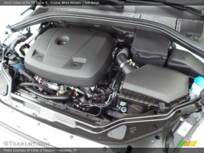 Crystal White Metallic / Soft Beige 2015 Volvo XC60 T5 Drive-E
