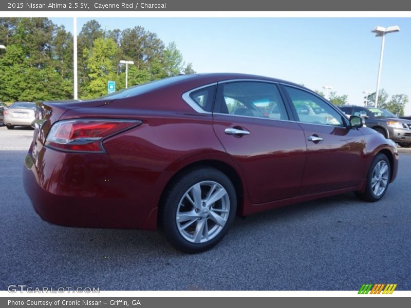 Cayenne Red / Charcoal 2015 Nissan Altima 2.5 SV