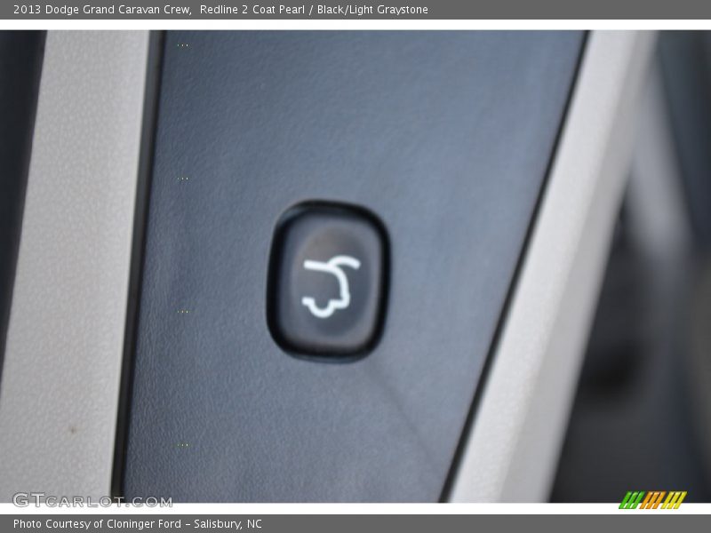 Redline 2 Coat Pearl / Black/Light Graystone 2013 Dodge Grand Caravan Crew