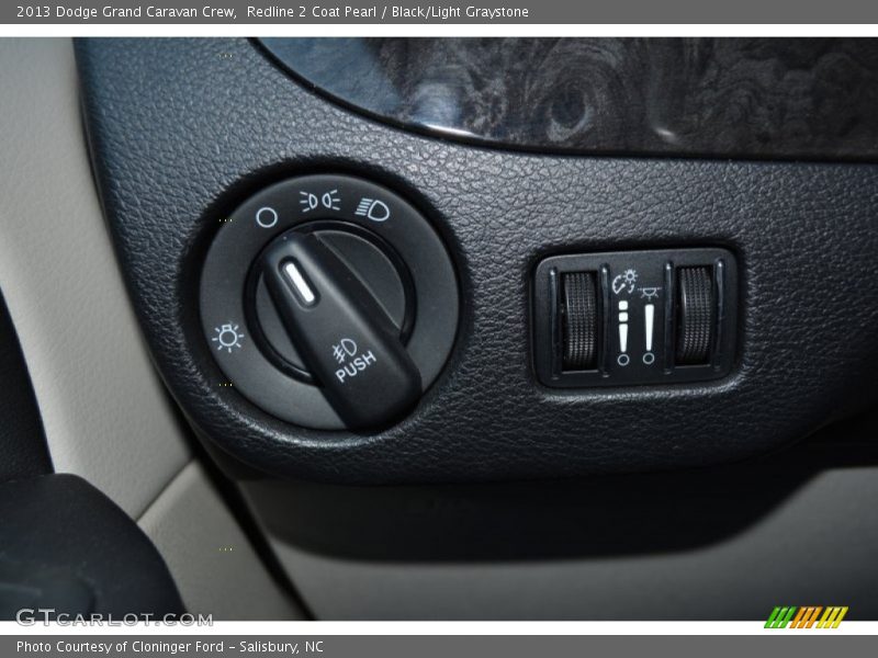 Redline 2 Coat Pearl / Black/Light Graystone 2013 Dodge Grand Caravan Crew