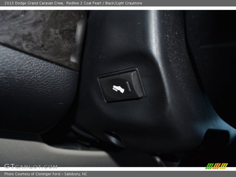 Redline 2 Coat Pearl / Black/Light Graystone 2013 Dodge Grand Caravan Crew