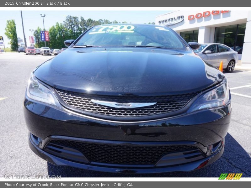 Black / Black 2015 Chrysler 200 S