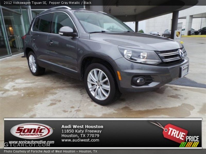 Pepper Gray Metallic / Black 2012 Volkswagen Tiguan SE