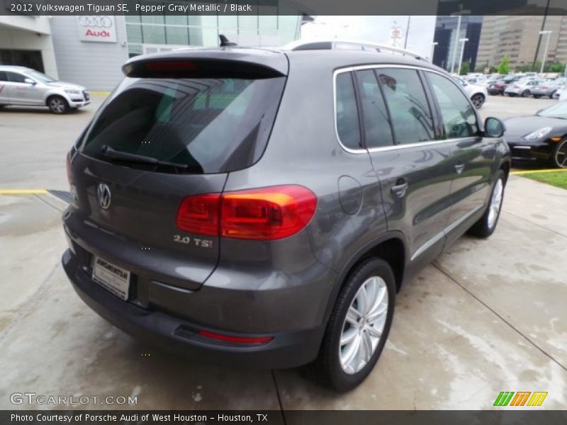 Pepper Gray Metallic / Black 2012 Volkswagen Tiguan SE