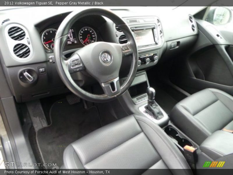 Pepper Gray Metallic / Black 2012 Volkswagen Tiguan SE