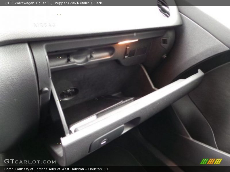 Pepper Gray Metallic / Black 2012 Volkswagen Tiguan SE