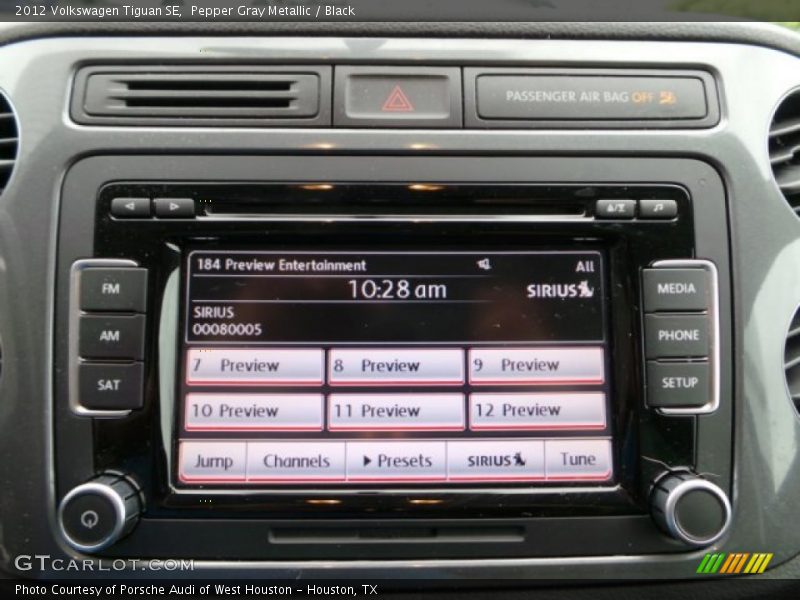 Pepper Gray Metallic / Black 2012 Volkswagen Tiguan SE