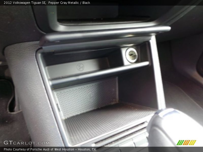 Pepper Gray Metallic / Black 2012 Volkswagen Tiguan SE