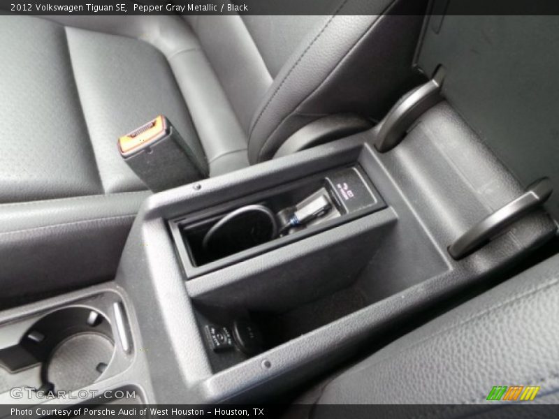 Pepper Gray Metallic / Black 2012 Volkswagen Tiguan SE