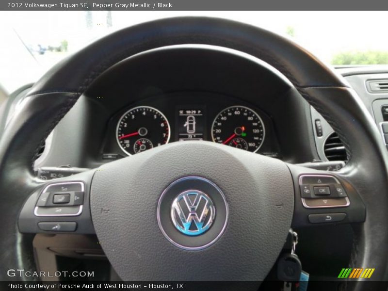 Pepper Gray Metallic / Black 2012 Volkswagen Tiguan SE