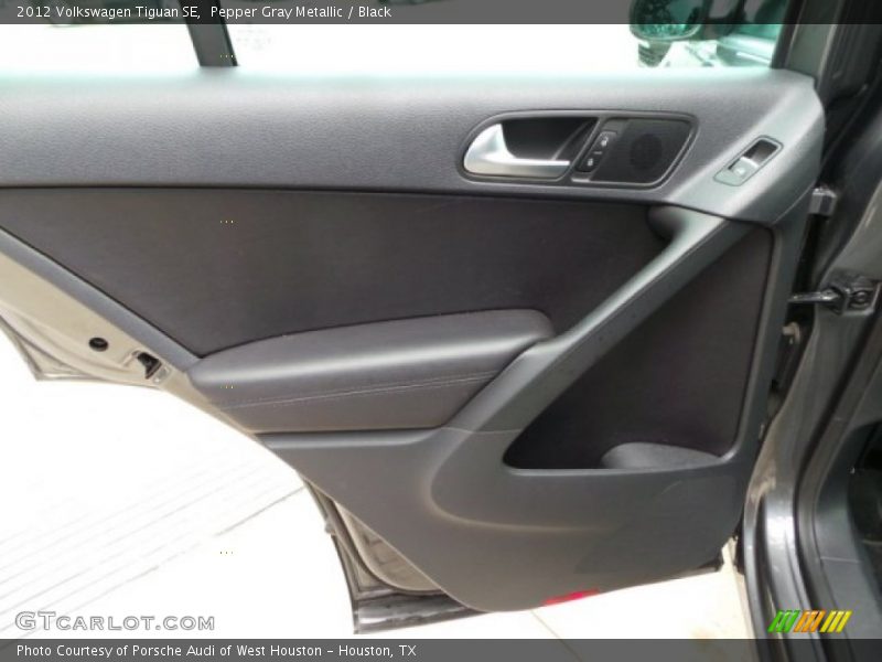 Pepper Gray Metallic / Black 2012 Volkswagen Tiguan SE