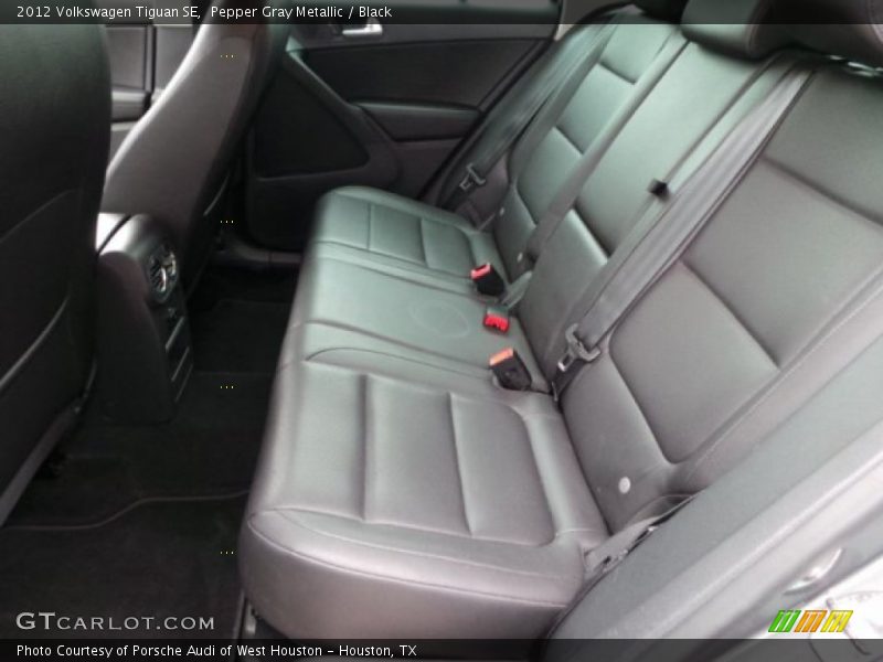 Pepper Gray Metallic / Black 2012 Volkswagen Tiguan SE