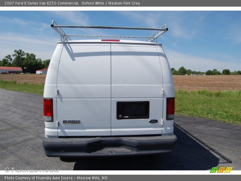 Oxford White / Medium Flint Grey 2007 Ford E Series Van E250 Commercial