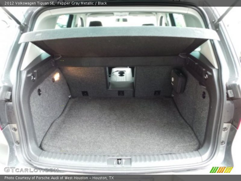 Pepper Gray Metallic / Black 2012 Volkswagen Tiguan SE