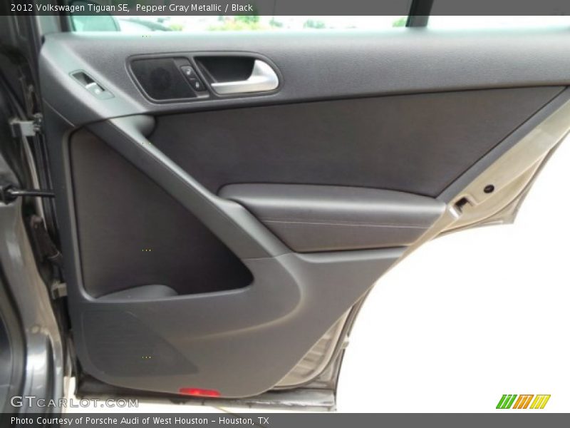 Pepper Gray Metallic / Black 2012 Volkswagen Tiguan SE