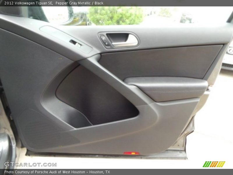 Pepper Gray Metallic / Black 2012 Volkswagen Tiguan SE