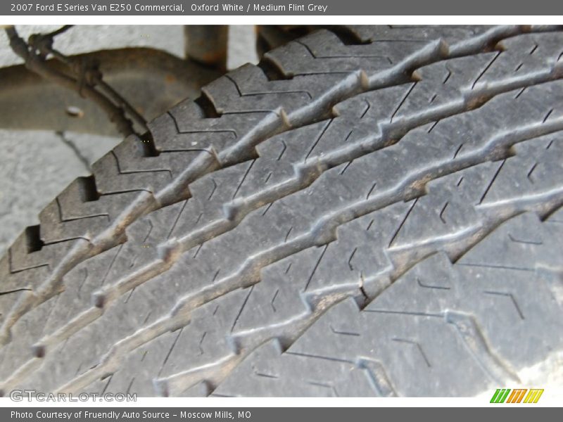 Oxford White / Medium Flint Grey 2007 Ford E Series Van E250 Commercial