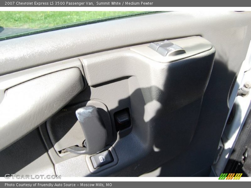 Summit White / Medium Pewter 2007 Chevrolet Express LS 3500 Passenger Van