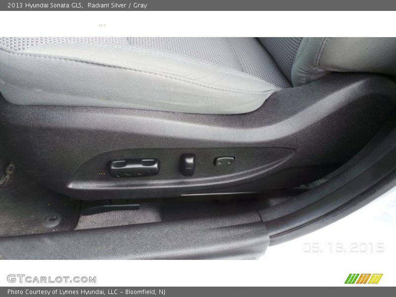 Radiant Silver / Gray 2013 Hyundai Sonata GLS