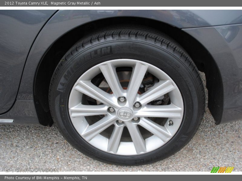 Magnetic Gray Metallic / Ash 2012 Toyota Camry XLE