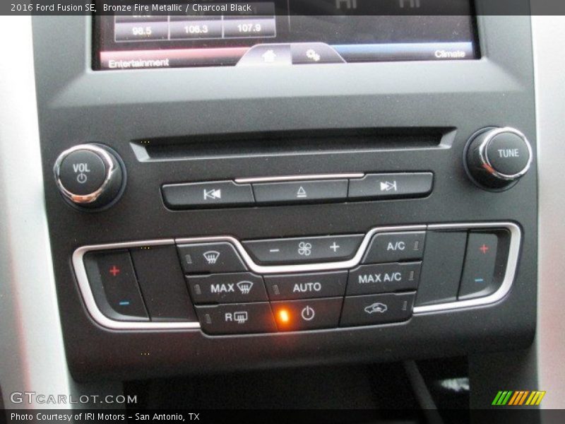 Bronze Fire Metallic / Charcoal Black 2016 Ford Fusion SE