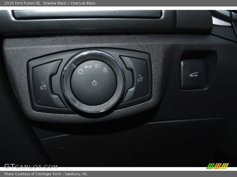 Shadow Black / Charcoal Black 2016 Ford Fusion SE