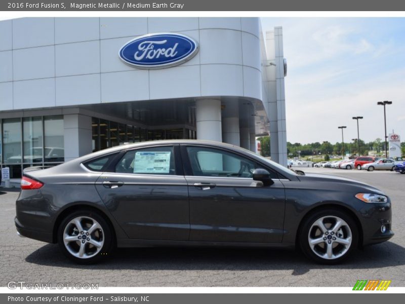 Magnetic Metallic / Medium Earth Gray 2016 Ford Fusion S