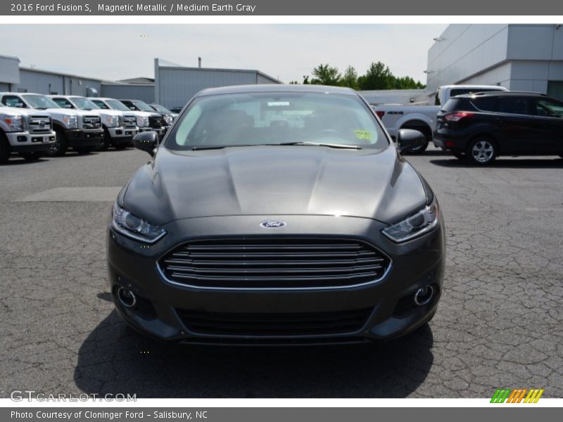 Magnetic Metallic / Medium Earth Gray 2016 Ford Fusion S