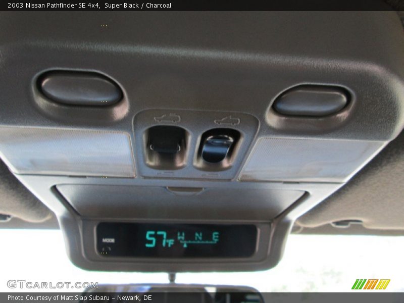 Super Black / Charcoal 2003 Nissan Pathfinder SE 4x4