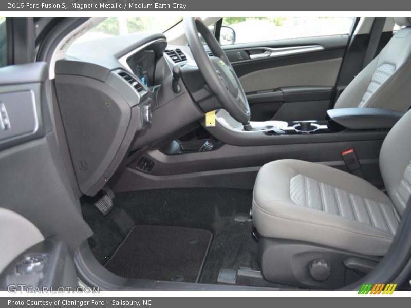 Magnetic Metallic / Medium Earth Gray 2016 Ford Fusion S