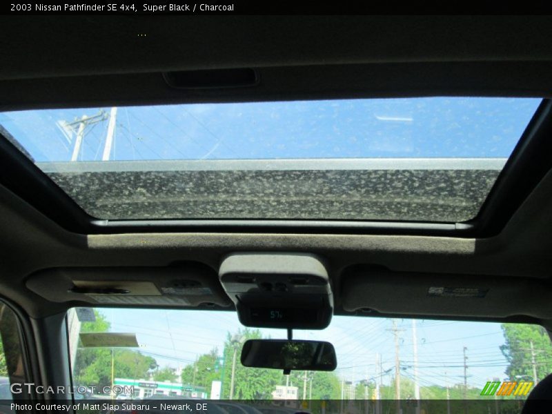 Super Black / Charcoal 2003 Nissan Pathfinder SE 4x4