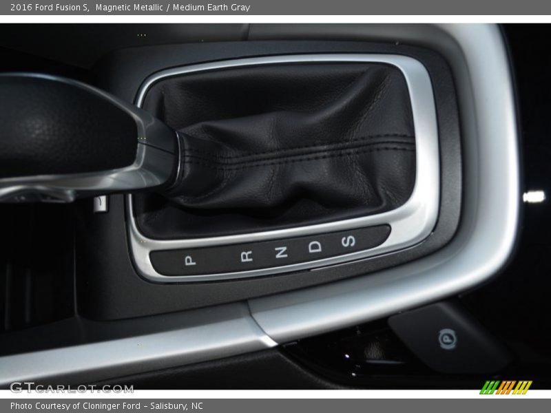 Magnetic Metallic / Medium Earth Gray 2016 Ford Fusion S