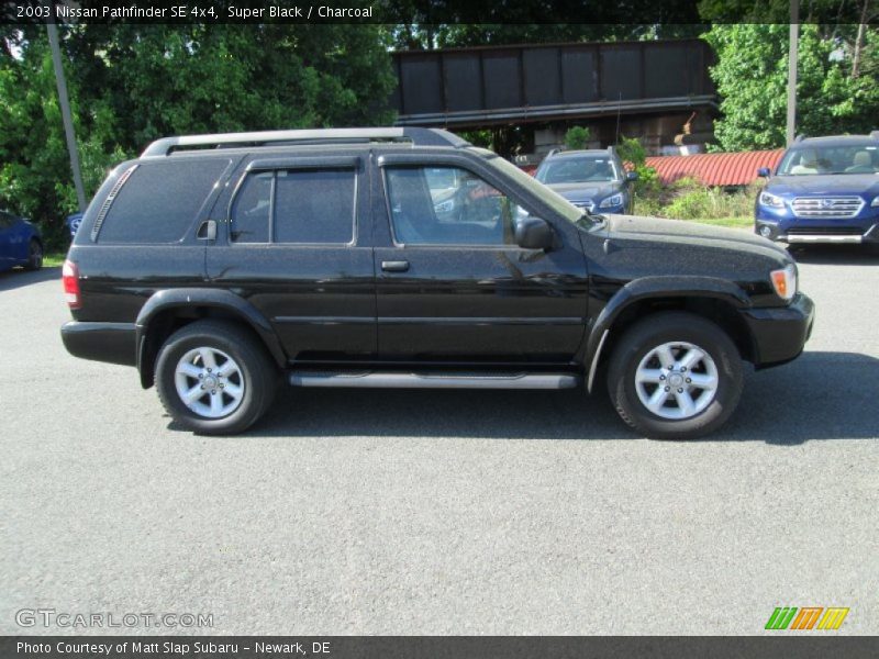 Super Black / Charcoal 2003 Nissan Pathfinder SE 4x4