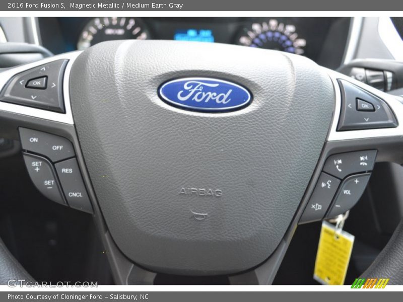 Magnetic Metallic / Medium Earth Gray 2016 Ford Fusion S