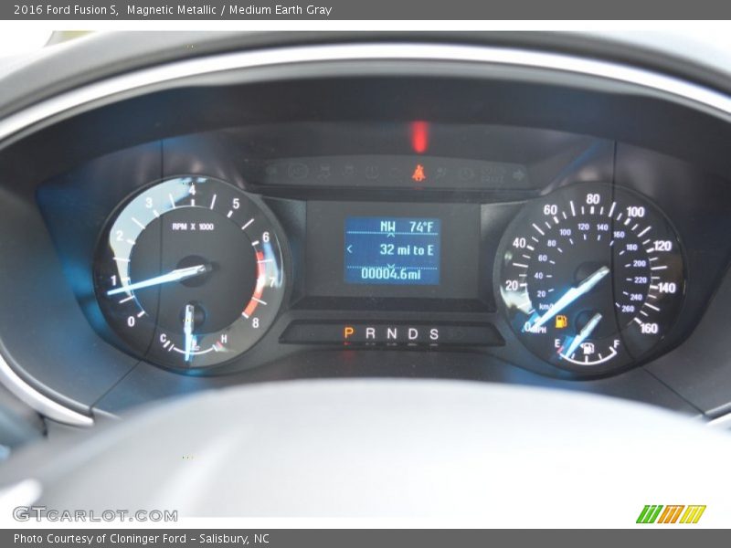 Magnetic Metallic / Medium Earth Gray 2016 Ford Fusion S
