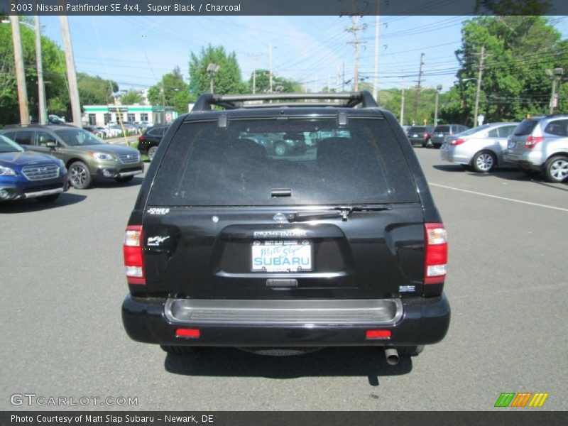 Super Black / Charcoal 2003 Nissan Pathfinder SE 4x4