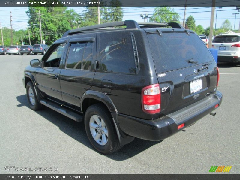 Super Black / Charcoal 2003 Nissan Pathfinder SE 4x4