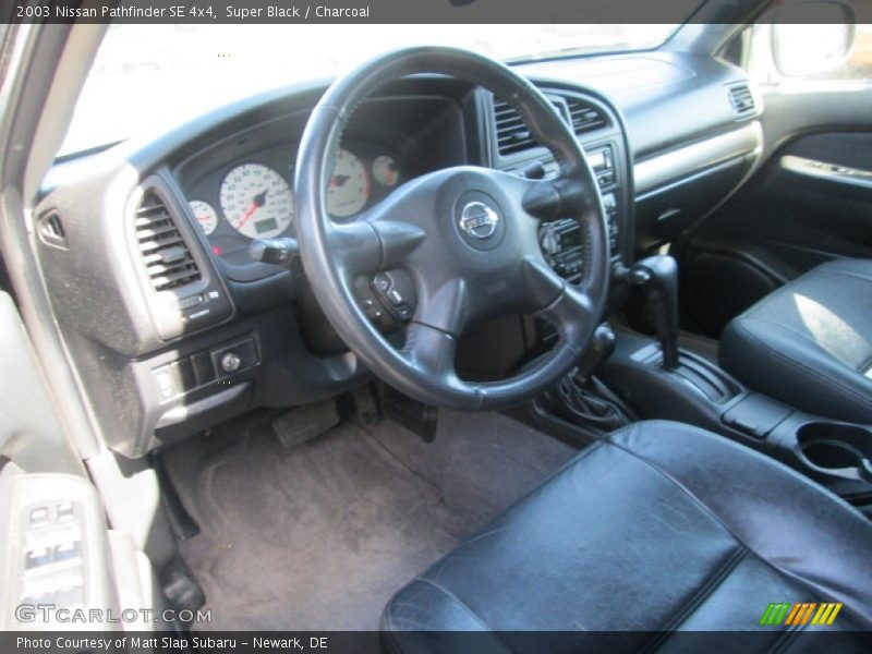 Super Black / Charcoal 2003 Nissan Pathfinder SE 4x4
