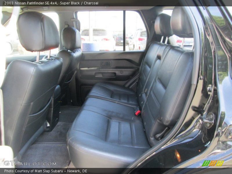 Super Black / Charcoal 2003 Nissan Pathfinder SE 4x4