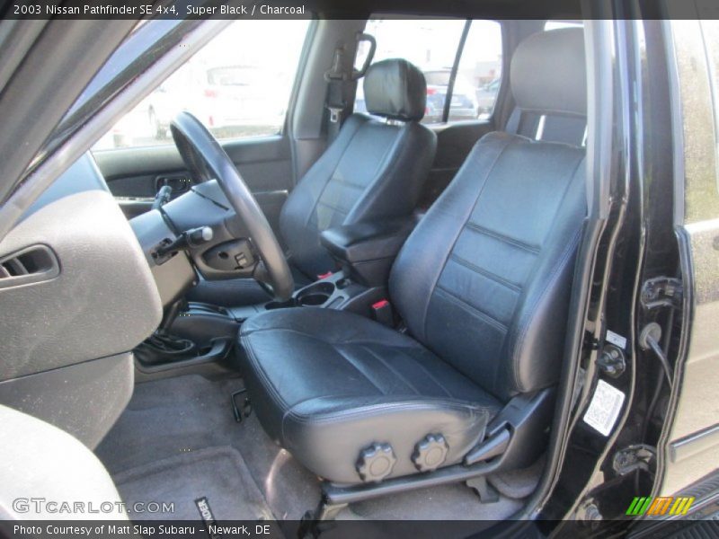 Super Black / Charcoal 2003 Nissan Pathfinder SE 4x4