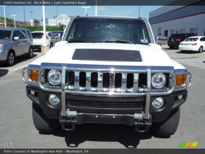 Birch White / Light Cashmere Beige 2006 Hummer H3