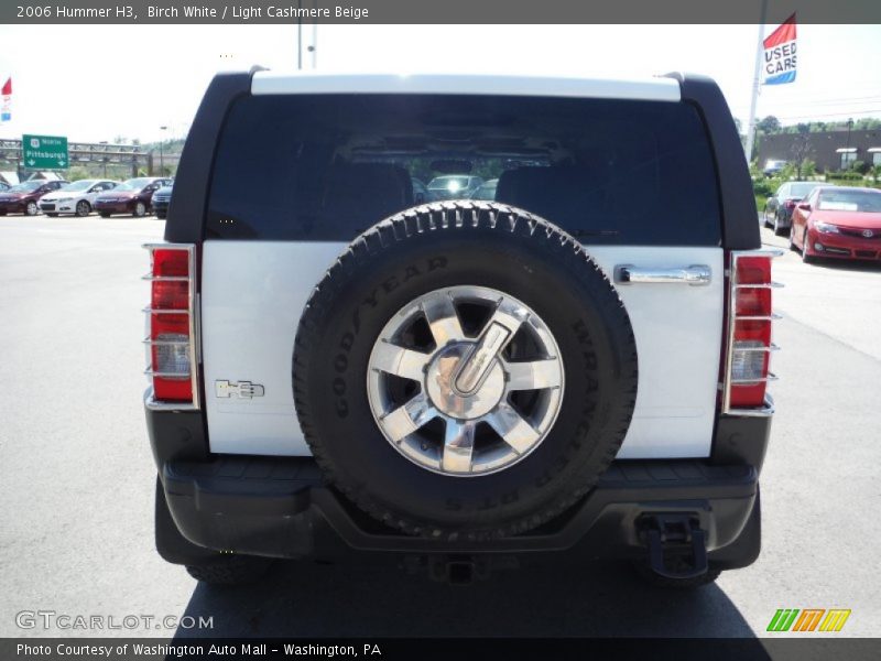 Birch White / Light Cashmere Beige 2006 Hummer H3
