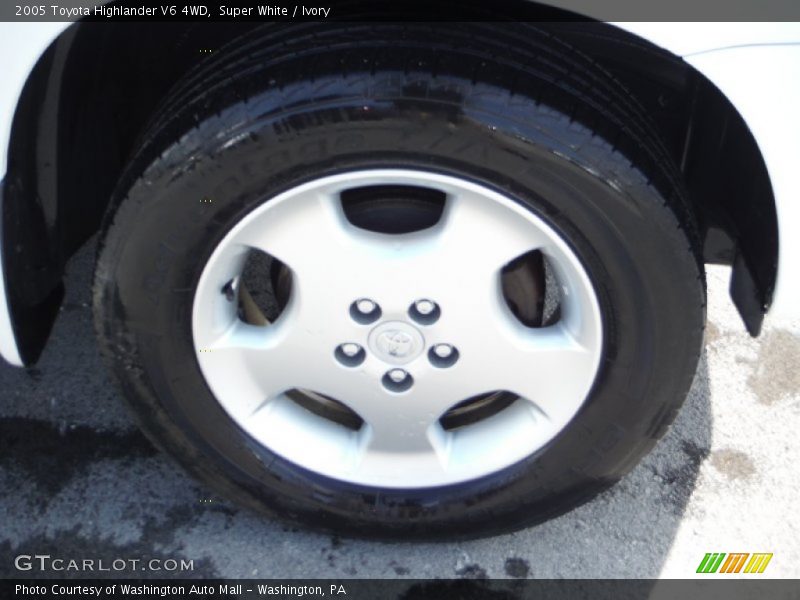 Super White / Ivory 2005 Toyota Highlander V6 4WD