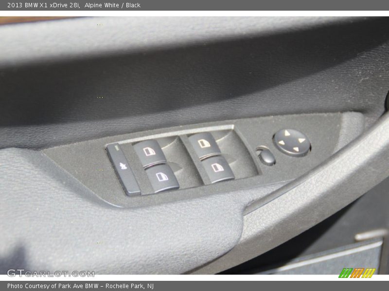 Alpine White / Black 2013 BMW X1 xDrive 28i