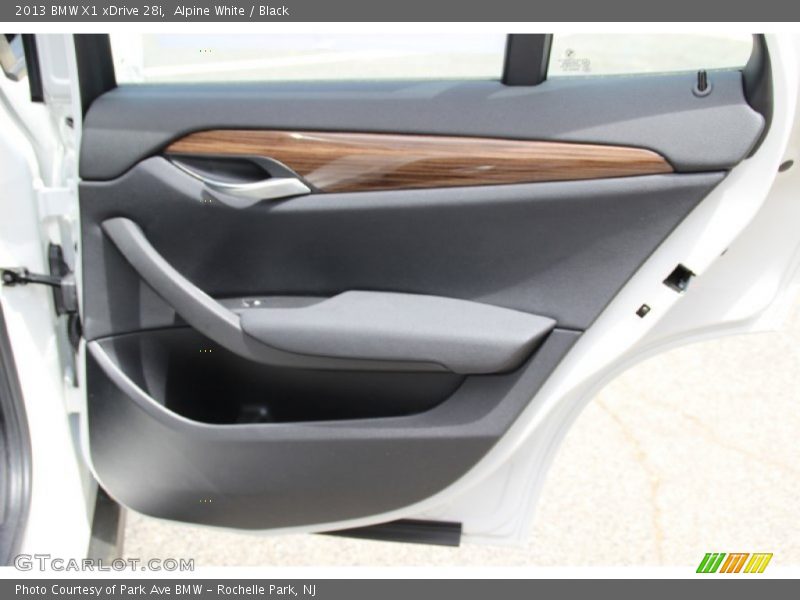 Alpine White / Black 2013 BMW X1 xDrive 28i
