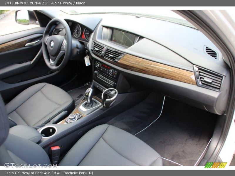 Alpine White / Black 2013 BMW X1 xDrive 28i