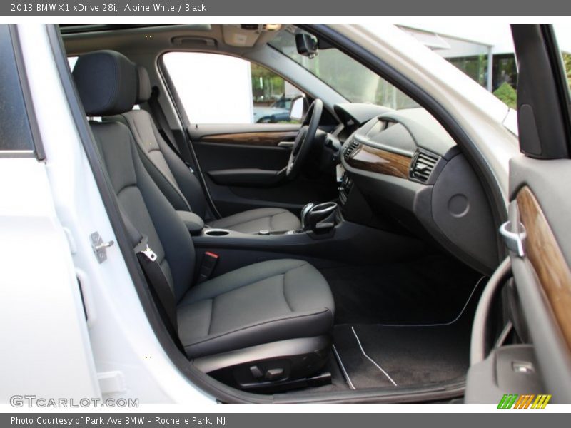 Alpine White / Black 2013 BMW X1 xDrive 28i