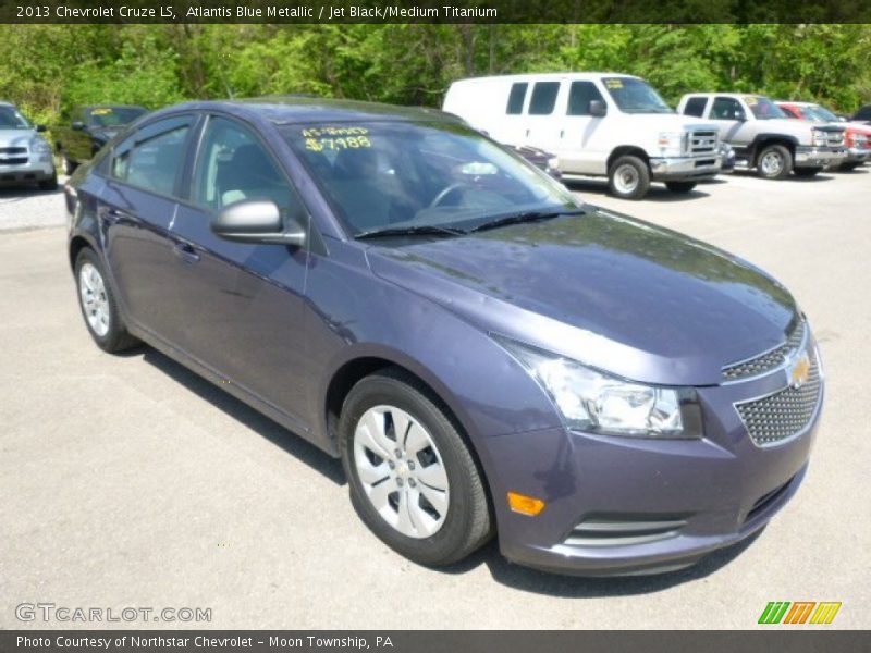 Front 3/4 View of 2013 Cruze LS