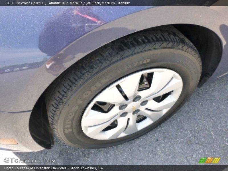 Atlantis Blue Metallic / Jet Black/Medium Titanium 2013 Chevrolet Cruze LS
