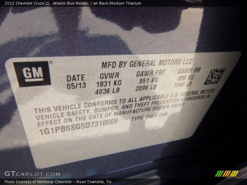 Atlantis Blue Metallic / Jet Black/Medium Titanium 2013 Chevrolet Cruze LS